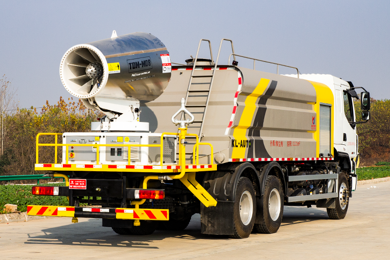 柳汽乘龙后八轮H5抑尘车（17方）（80~120米雾炮）