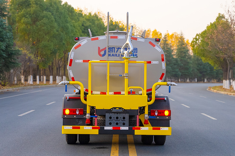 华神T1洒水车 9.3方