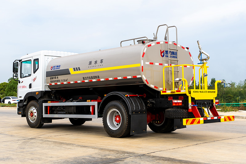 东风D9洒水车 13.8方