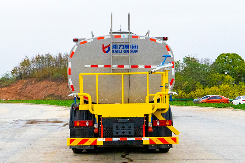 华神T5前四后八洒水车  25方